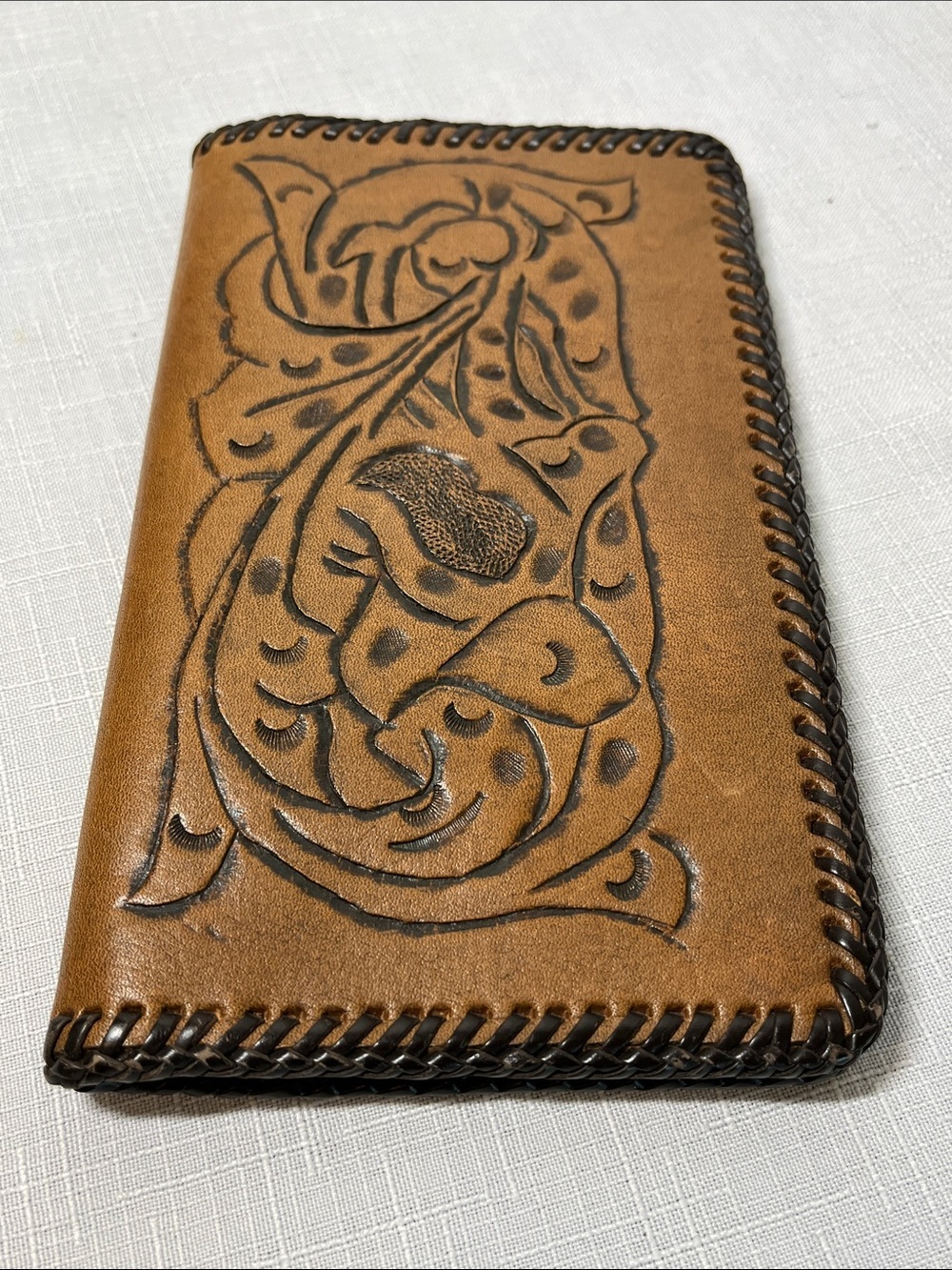 Hand-Tooled Brown Bifold Leather Wallet Card Holder
Vintage
Western Boho